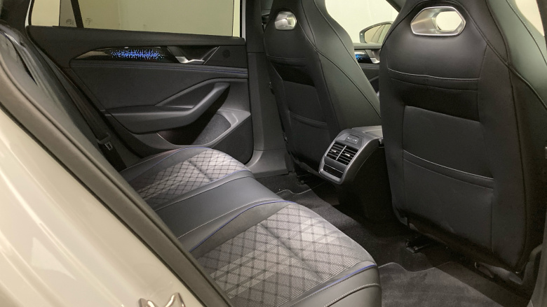 Volkswagen Passat 1.5 TSI eHybrid 272 R-Line 5dr DSG Estate